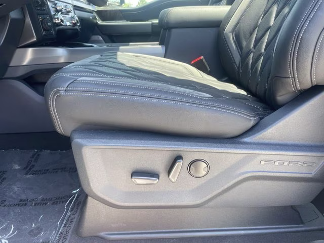 2026 Glacier Gray Metallic Tri-Coat Ford Super Duty F-250 SRW Lariat 4X4 Truck
