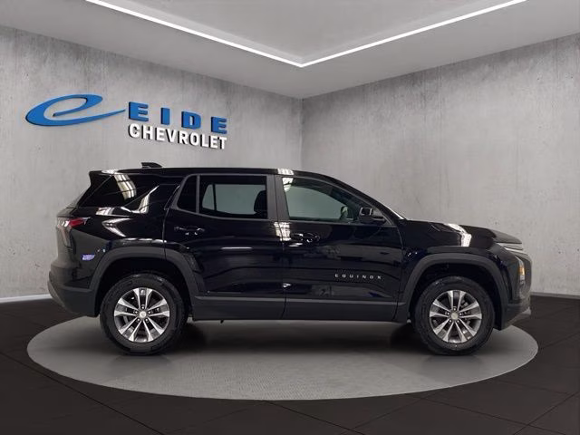 2026 Mosaic Black Metallic Chevrolet Equinox LT AWD SUV