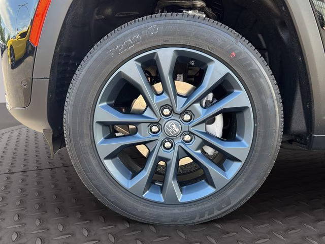 2026 Diamond Black Crystal Pearlcoat Jeep Grand Cherokee Limited 85th Anniversary 4X4 SUV