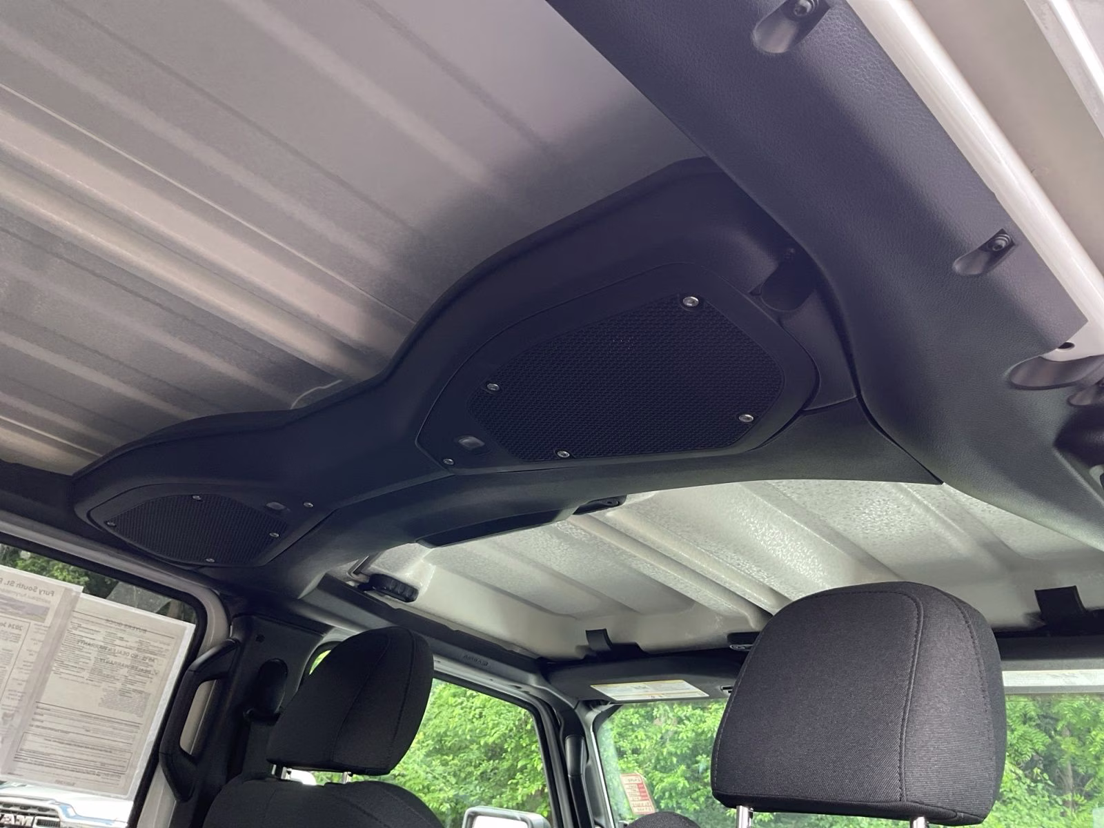 2024 Bright White Clearcoat Jeep Gladiator Sport 4X4 Truck