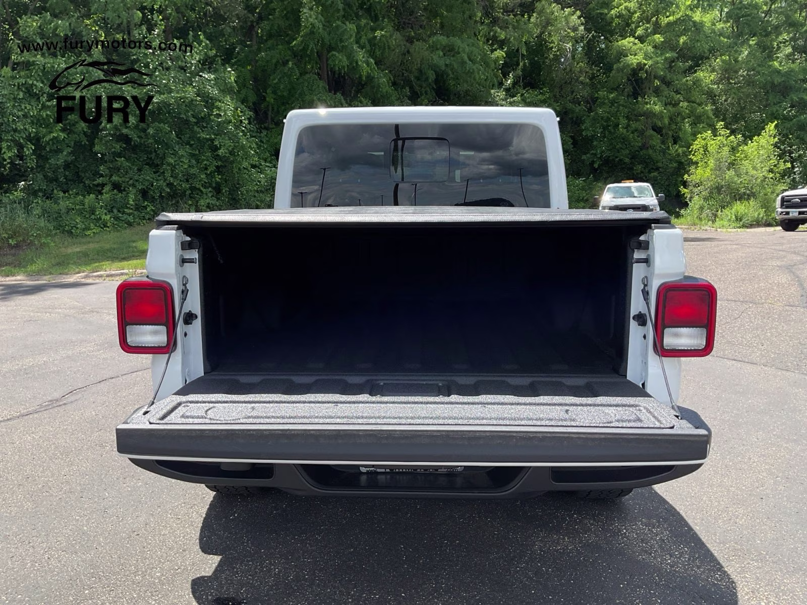 2024 Bright White Clearcoat Jeep Gladiator Sport 4X4 Truck