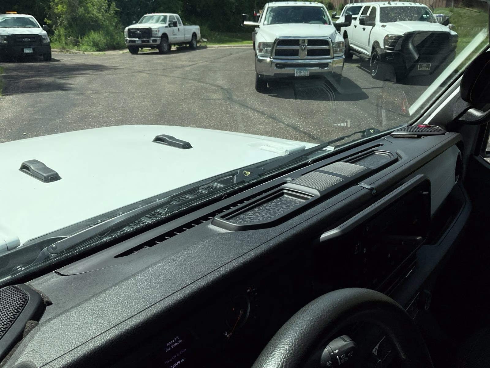 2024 Bright White Clearcoat Jeep Gladiator Sport 4X4 Truck