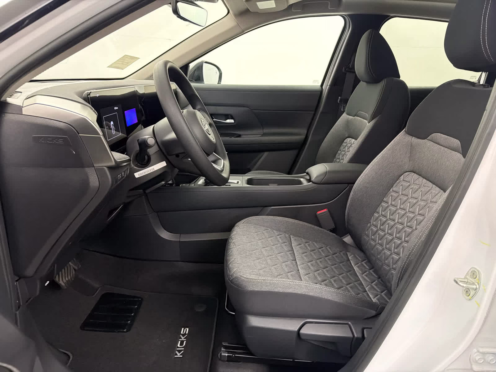 2026 Aspen White Tricoat/Super Black Nissan Kicks SV FWD SUV