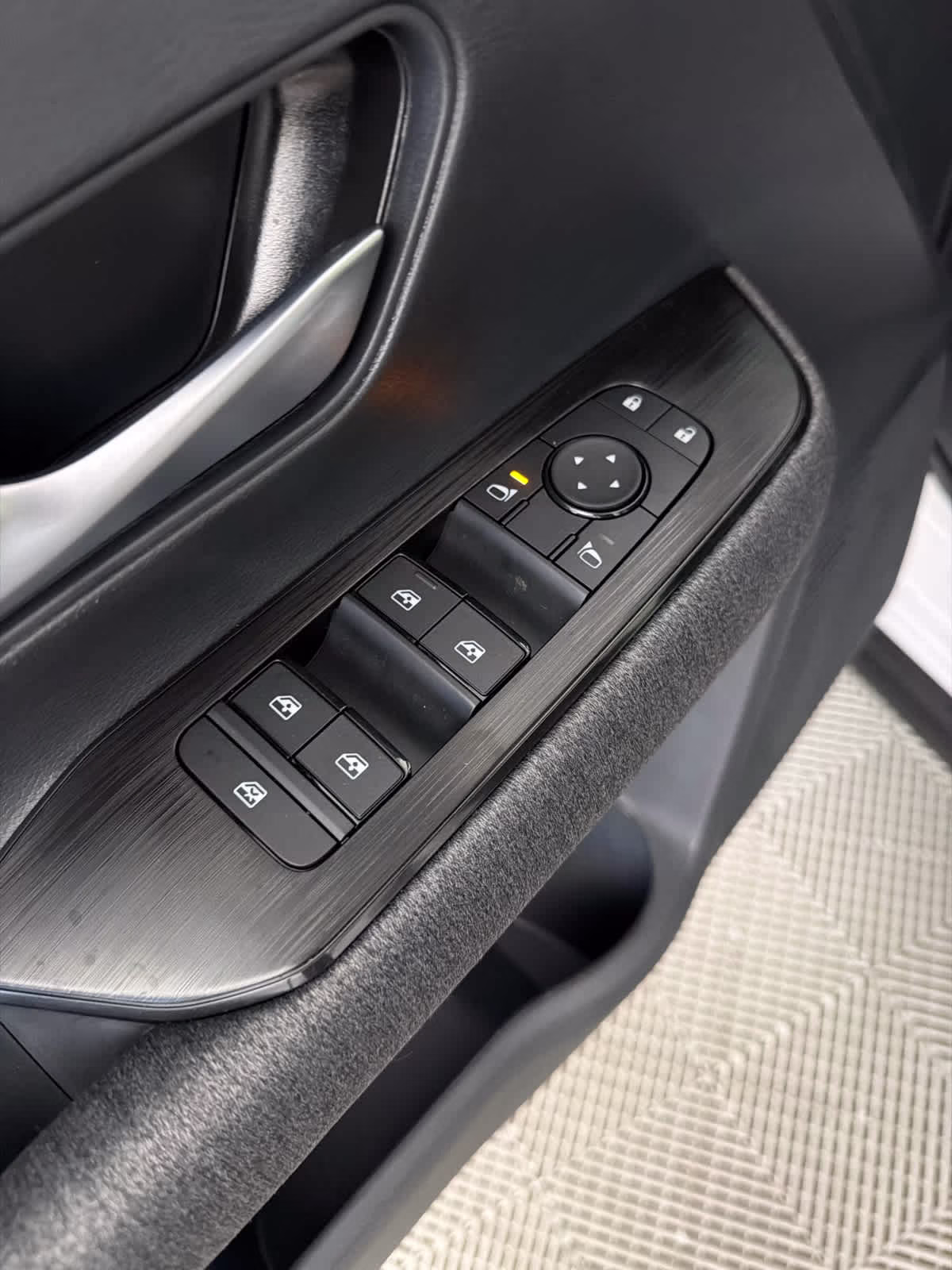 2026 Aspen White Tricoat/Super Black Nissan Kicks SV FWD SUV
