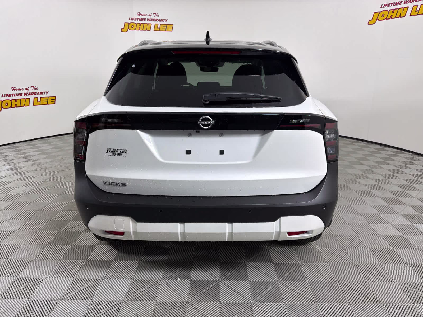 2026 Aspen White Tricoat/Super Black Nissan Kicks SV FWD SUV