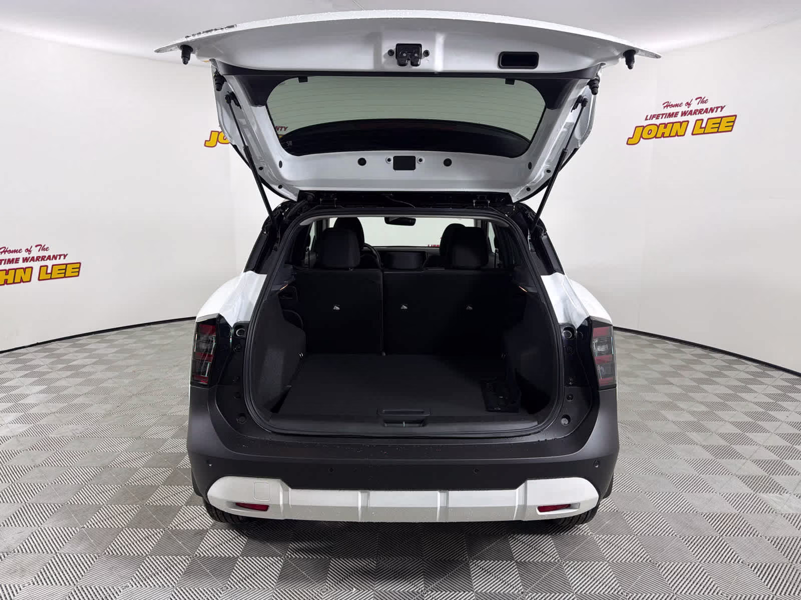 2026 Aspen White Tricoat/Super Black Nissan Kicks SV FWD SUV