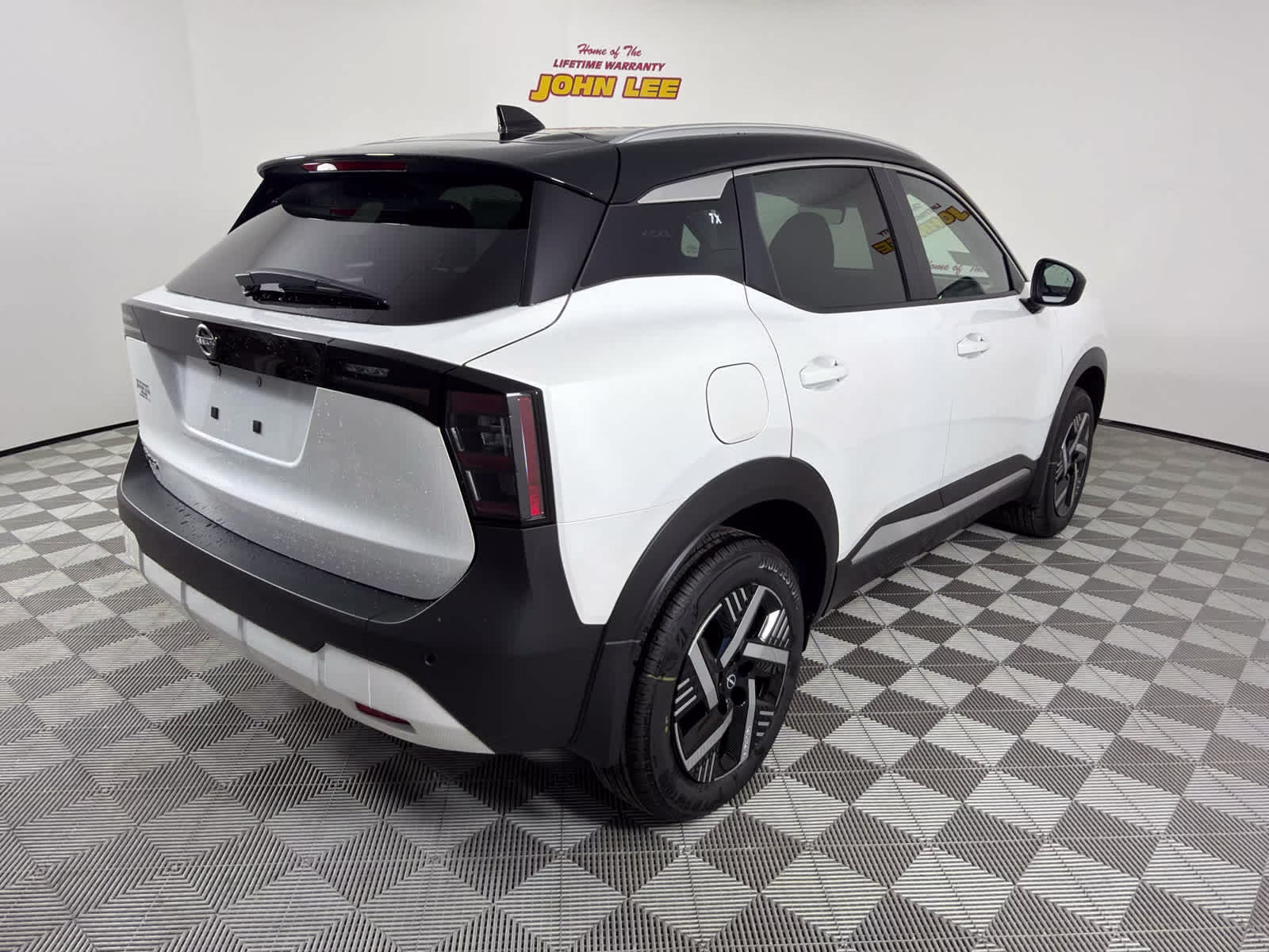 2026 Aspen White Tricoat/Super Black Nissan Kicks SV FWD SUV