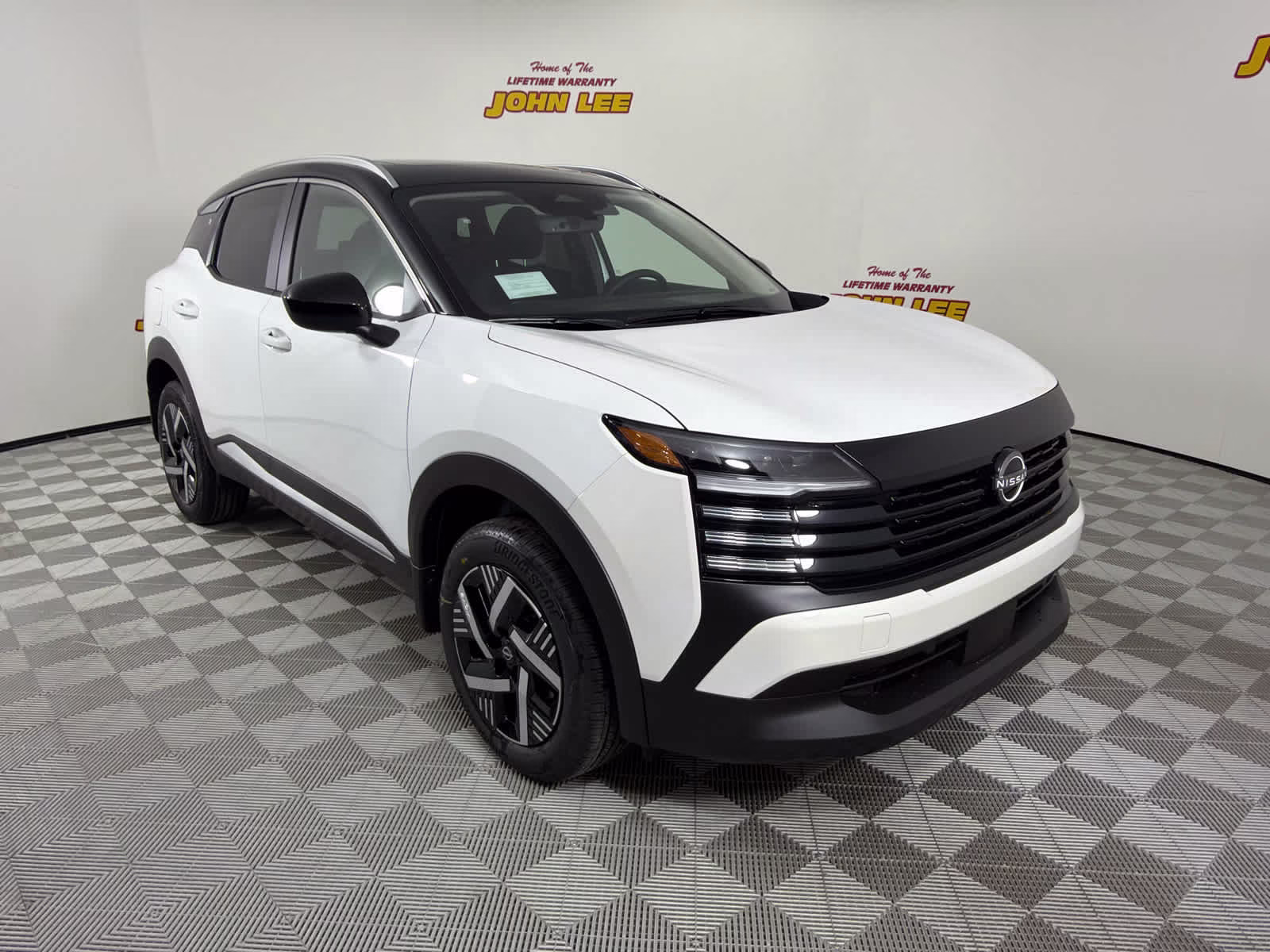 2026 Aspen White Tricoat/Super Black Nissan Kicks SV FWD SUV