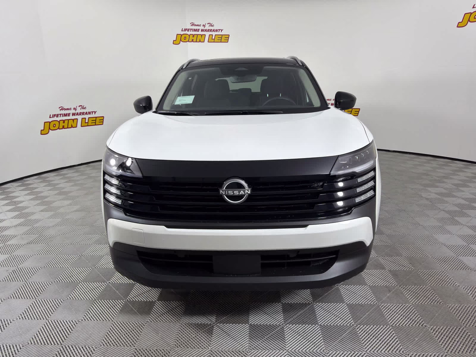 2026 Aspen White Tricoat/Super Black Nissan Kicks SV FWD SUV