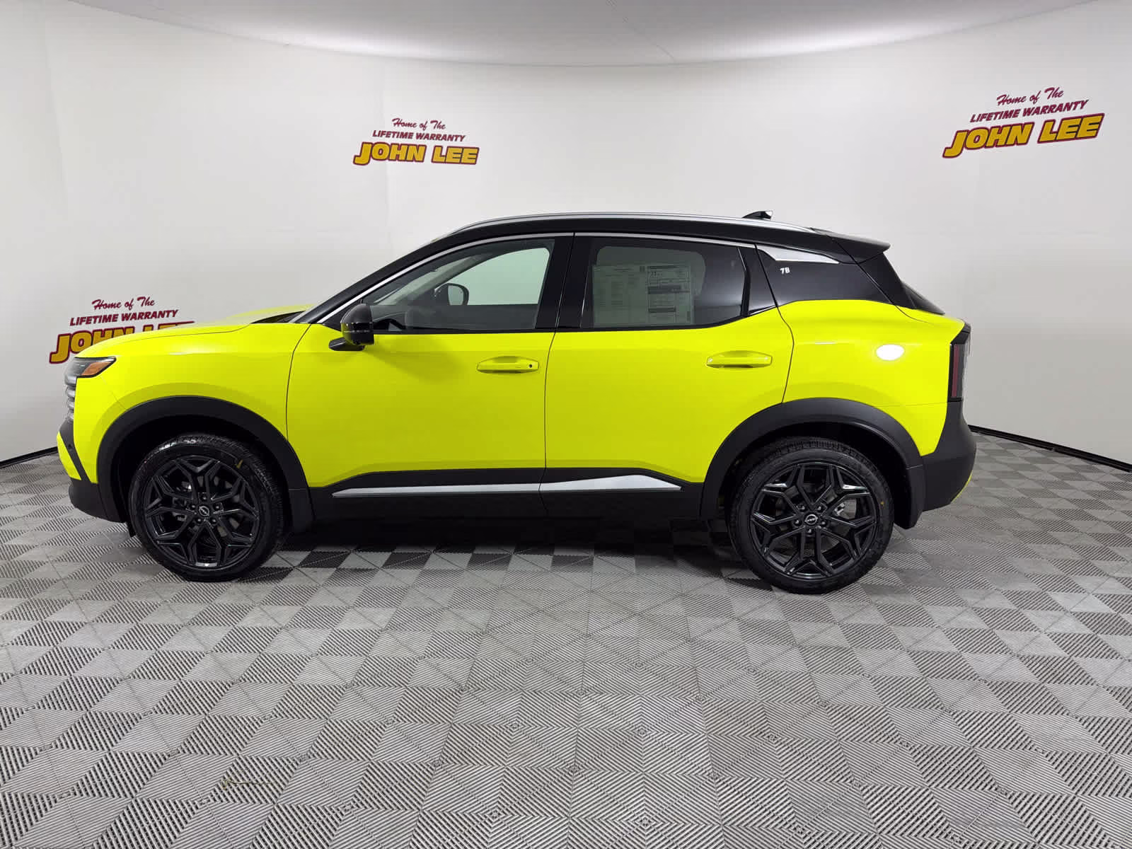 2026 Yuzu Yellow Metallic/Super Black Nissan Kicks SR FWD SUV