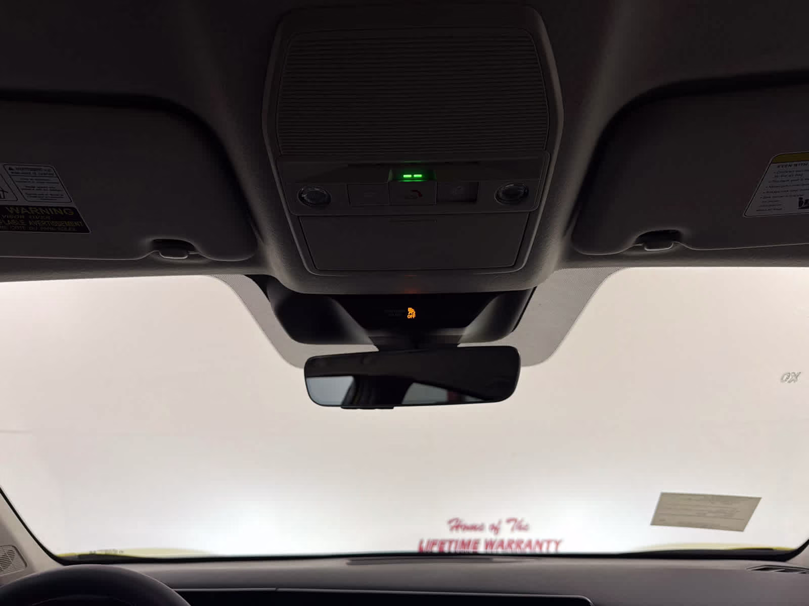 2026 Yuzu Yellow Metallic/Super Black Nissan Kicks SR FWD SUV