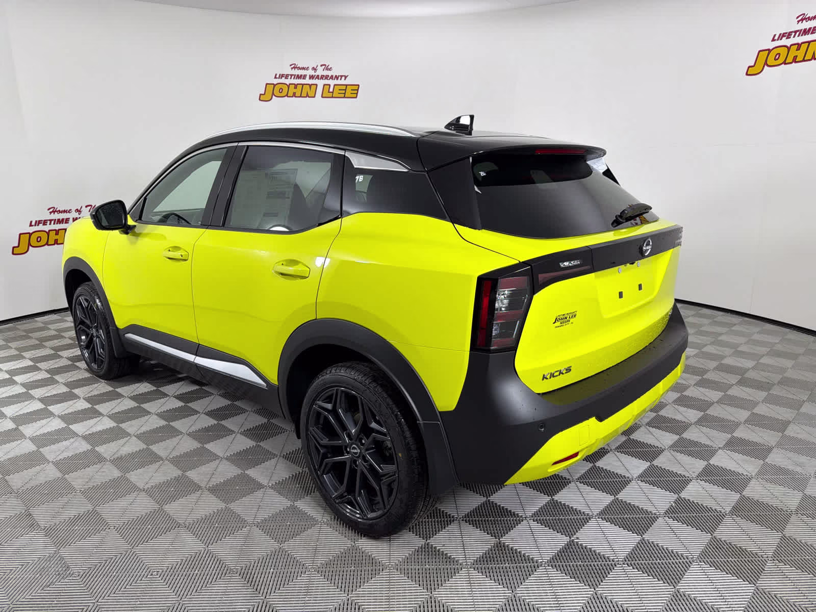 2026 Yuzu Yellow Metallic/Super Black Nissan Kicks SR FWD SUV