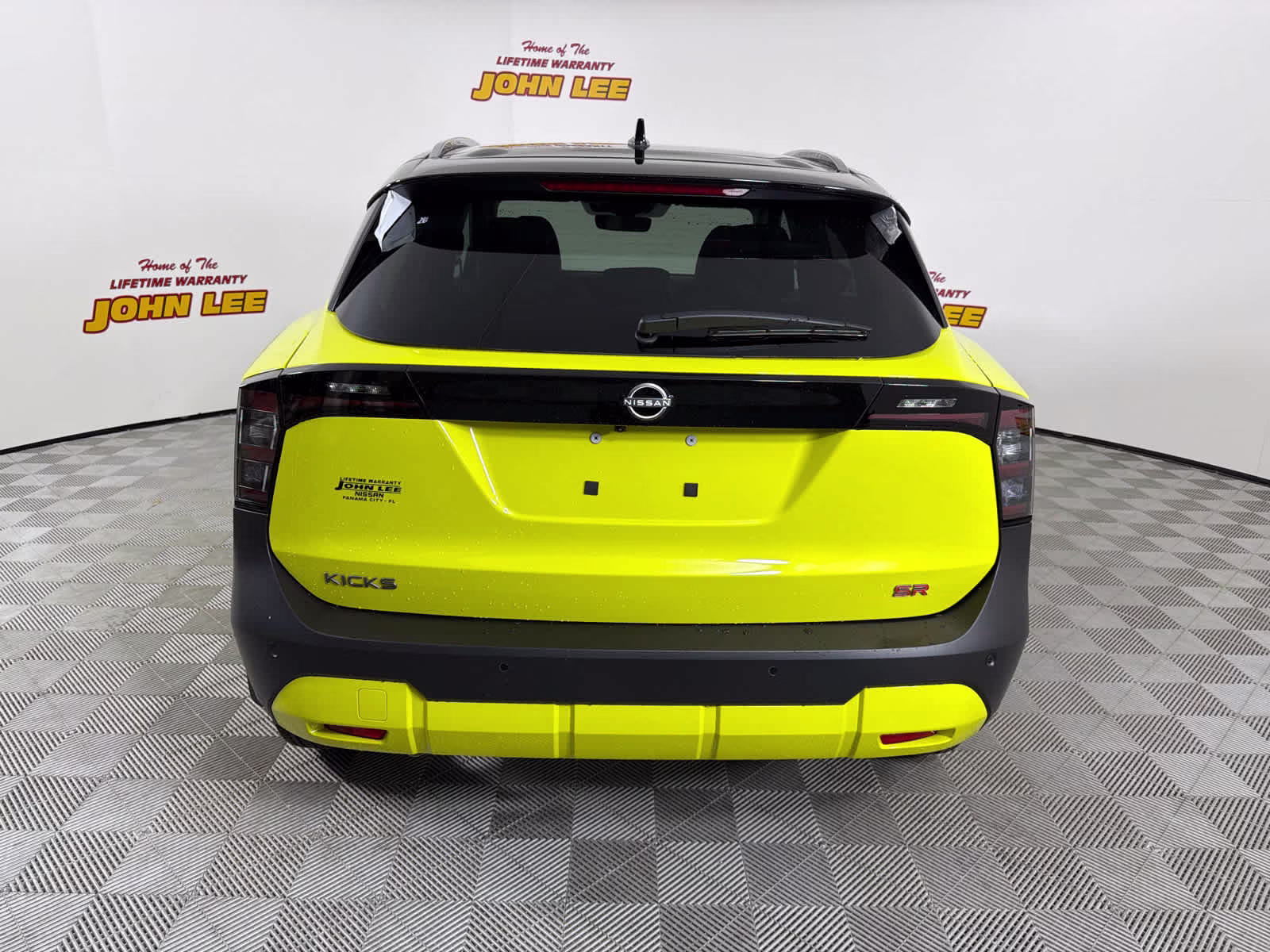 2026 Yuzu Yellow Metallic/Super Black Nissan Kicks SR FWD SUV