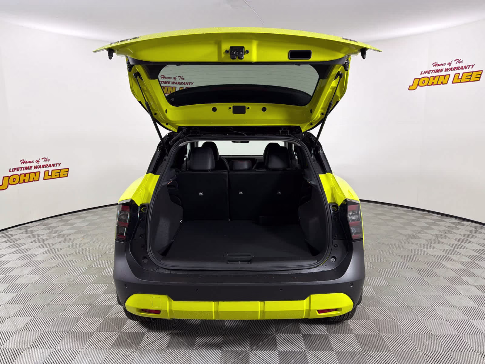2026 Yuzu Yellow Metallic/Super Black Nissan Kicks SR FWD SUV