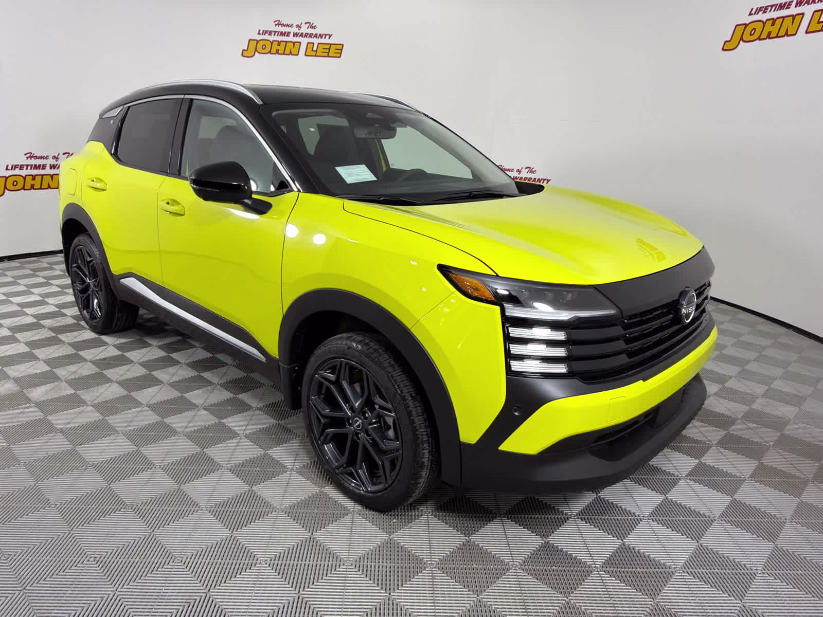 2026 Yuzu Yellow Metallic/Super Black Nissan Kicks SR FWD SUV