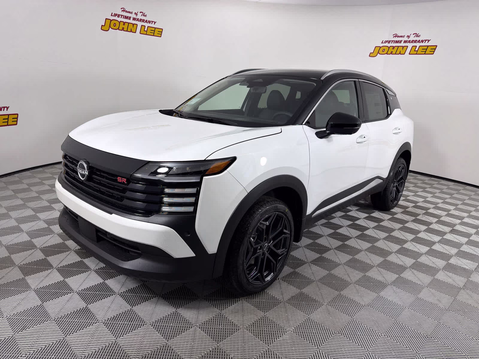 2026 Nissan Kicks 2.0 SR's photo