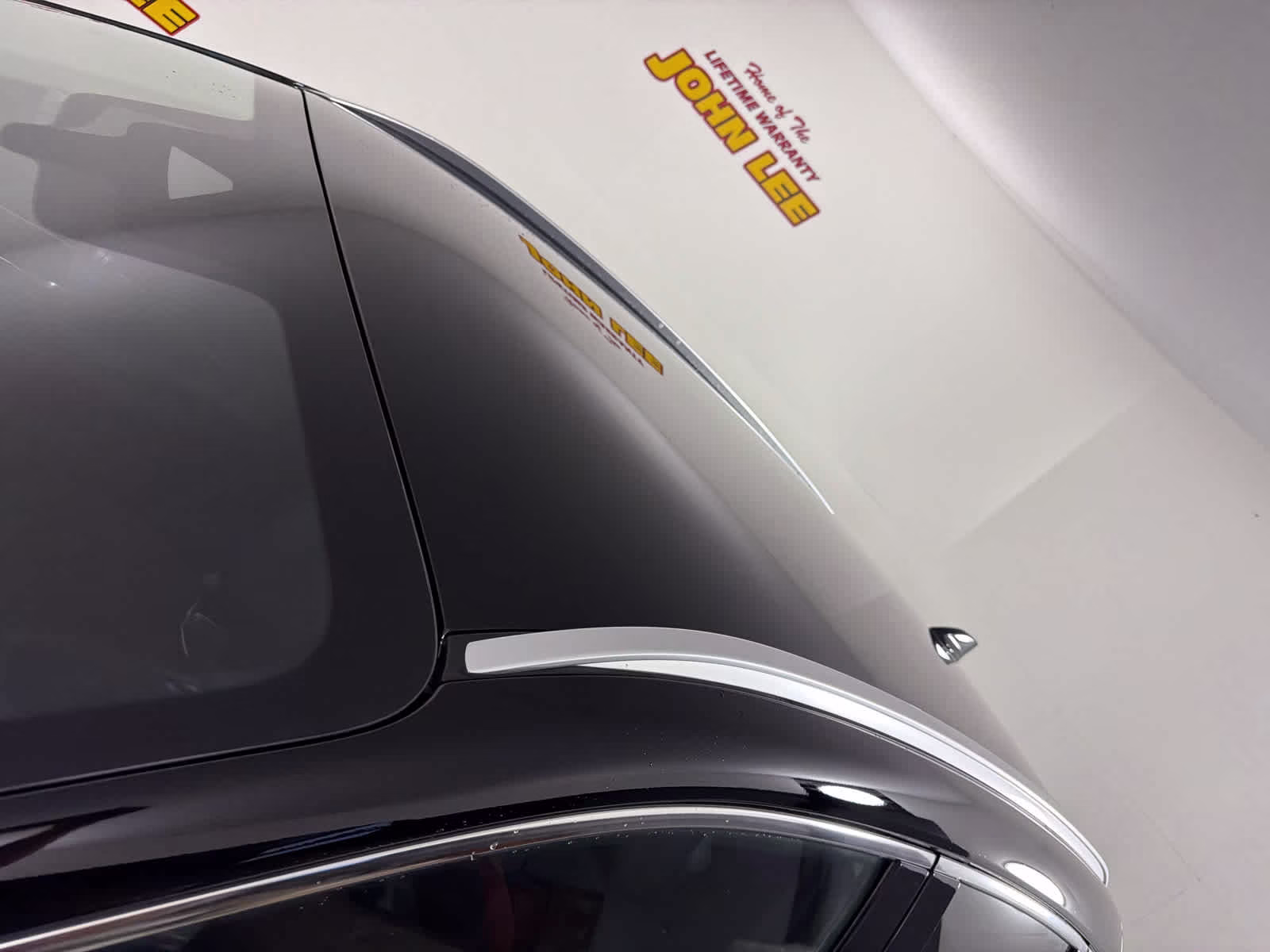 2026 Aspen White Tricoat/Super Black Nissan Kicks SR FWD SUV