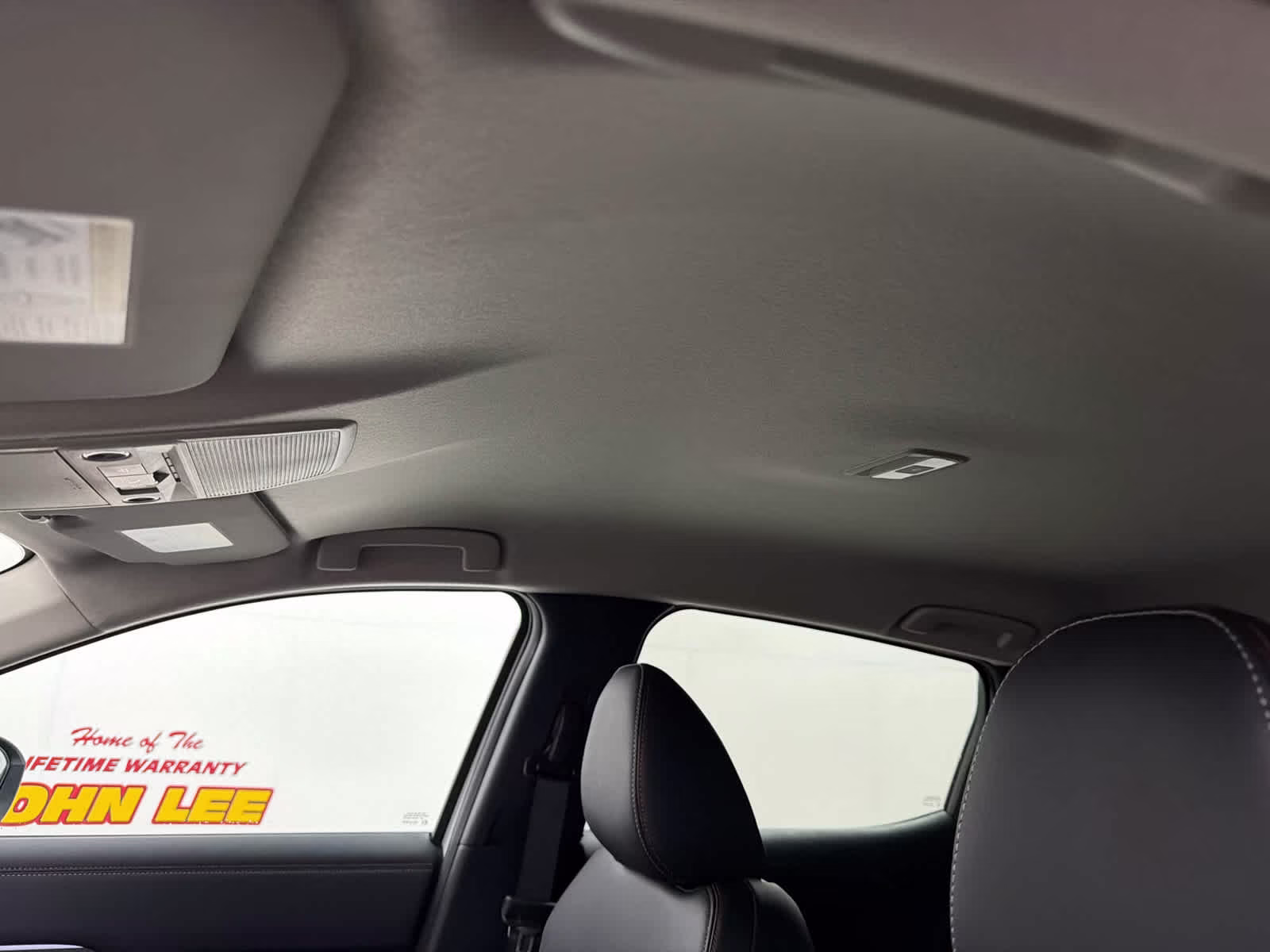 2026 Aspen White Tricoat/Super Black Nissan Kicks SR FWD SUV
