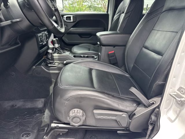 2018 Bright White Clearcoat Jeep Wrangler Unlimited Sahara 4X4 Convertible