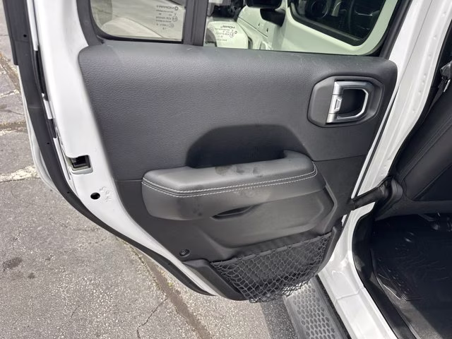 2018 Bright White Clearcoat Jeep Wrangler Unlimited Sahara 4X4 Convertible