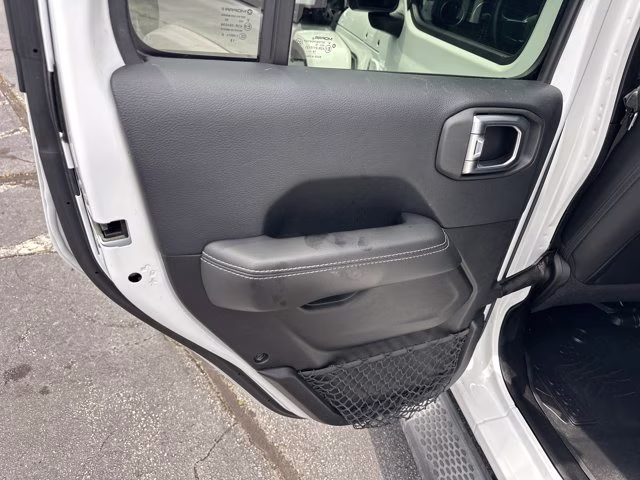 2018 Bright White Clearcoat Jeep Wrangler Unlimited Sahara 4X4 Convertible