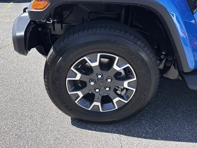 2026 Hydro Blue Pearl Coat Jeep Wrangler Sahara 4X4 Convertible