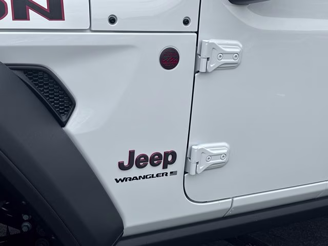 2026 Bright White Clearcoat Jeep Wrangler Rubicon 4X4 Convertible