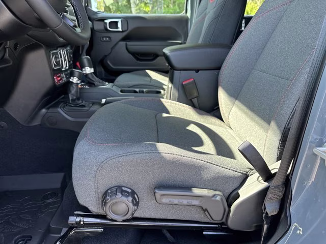 2026 Anvil Clear Coat Jeep Wrangler Rubicon 4X4 Convertible