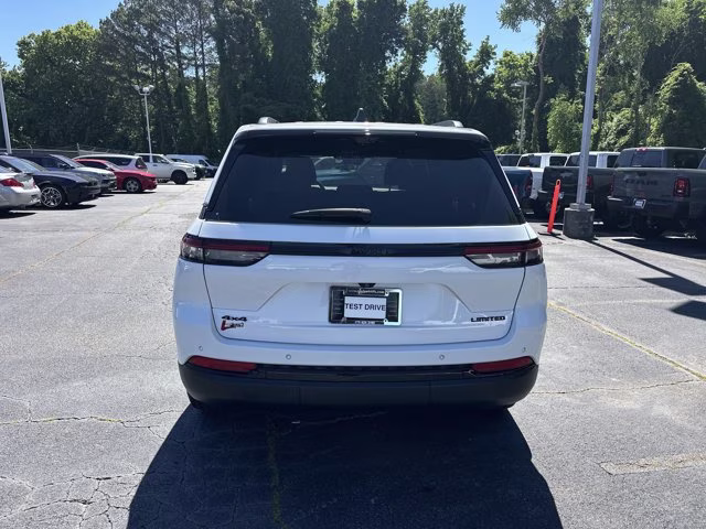 2023 Bright White Clearcoat Jeep Grand Cherokee Limited 4X4 SUV
