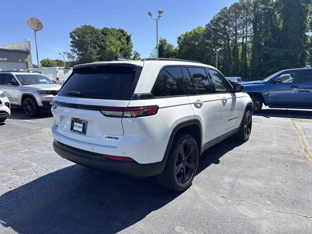 2023 Bright White Clearcoat Jeep Grand Cherokee Limited 4X4 SUV