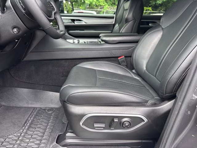 2025 Baltic Gray Metallic Clearcoat Jeep Wagoneer 4x2 RWD SUV