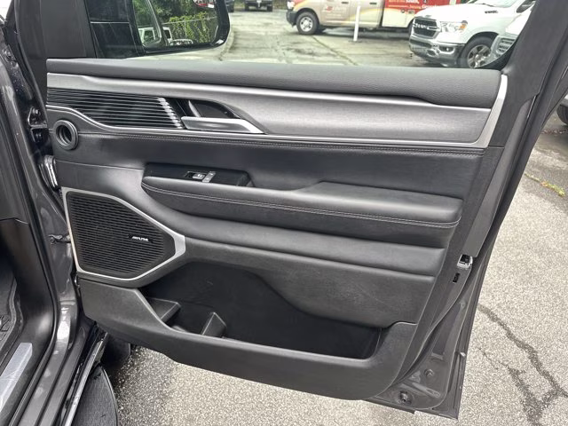 2025 Baltic Gray Metallic Clearcoat Jeep Wagoneer 4x2 RWD SUV