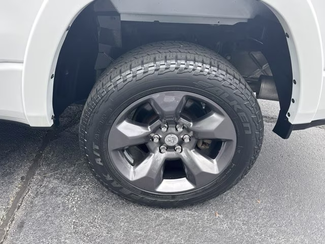 2023 Bright White Clearcoat Ram 1500 Big Horn 4X4 Truck