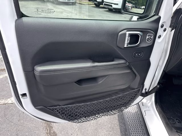 2018 Bright White Clearcoat Jeep Wrangler Unlimited Sahara 4X4 Convertible
