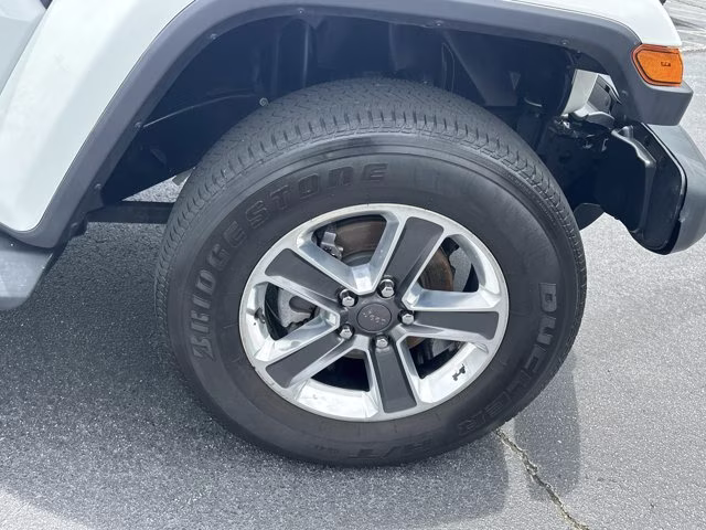 2018 Bright White Clearcoat Jeep Wrangler Unlimited Sahara 4X4 Convertible