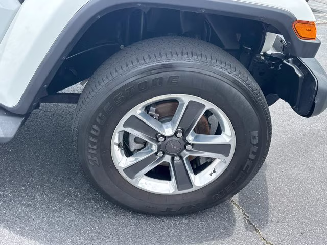 2018 Bright White Clearcoat Jeep Wrangler Unlimited Sahara 4X4 Convertible
