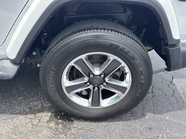 2018 Bright White Clearcoat Jeep Wrangler Unlimited Sahara 4X4 Convertible