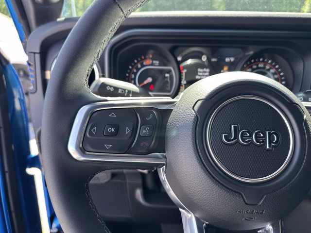 2026 Hydro Blue Pearl Coat Jeep Wrangler Sahara 4X4 Convertible
