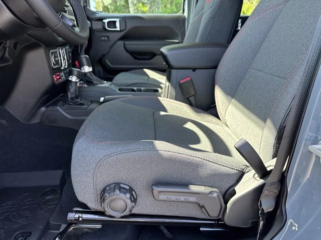 2026 Anvil Clear Coat Jeep Wrangler Rubicon 4X4 Convertible