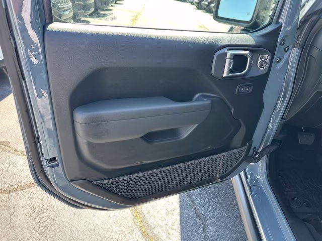 2026 Anvil Clear Coat Jeep Wrangler Rubicon 4X4 Convertible