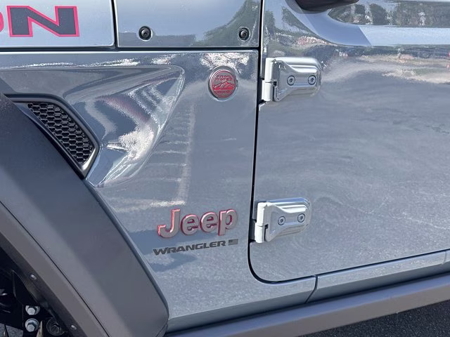 2026 Anvil Clear Coat Jeep Wrangler Rubicon 4X4 Convertible