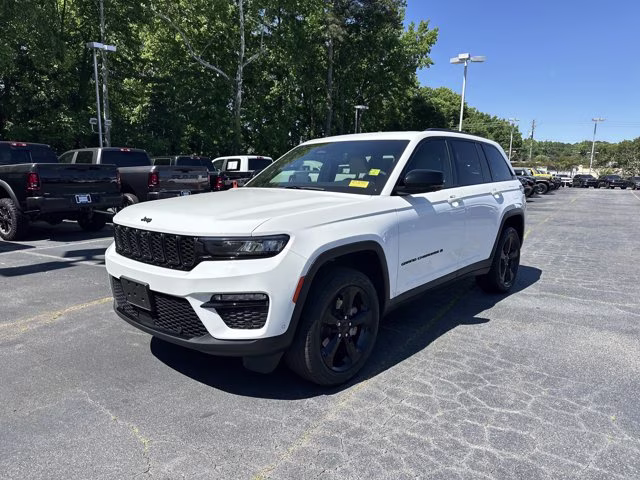 2023 Bright White Clearcoat Jeep Grand Cherokee Limited 4X4 SUV
