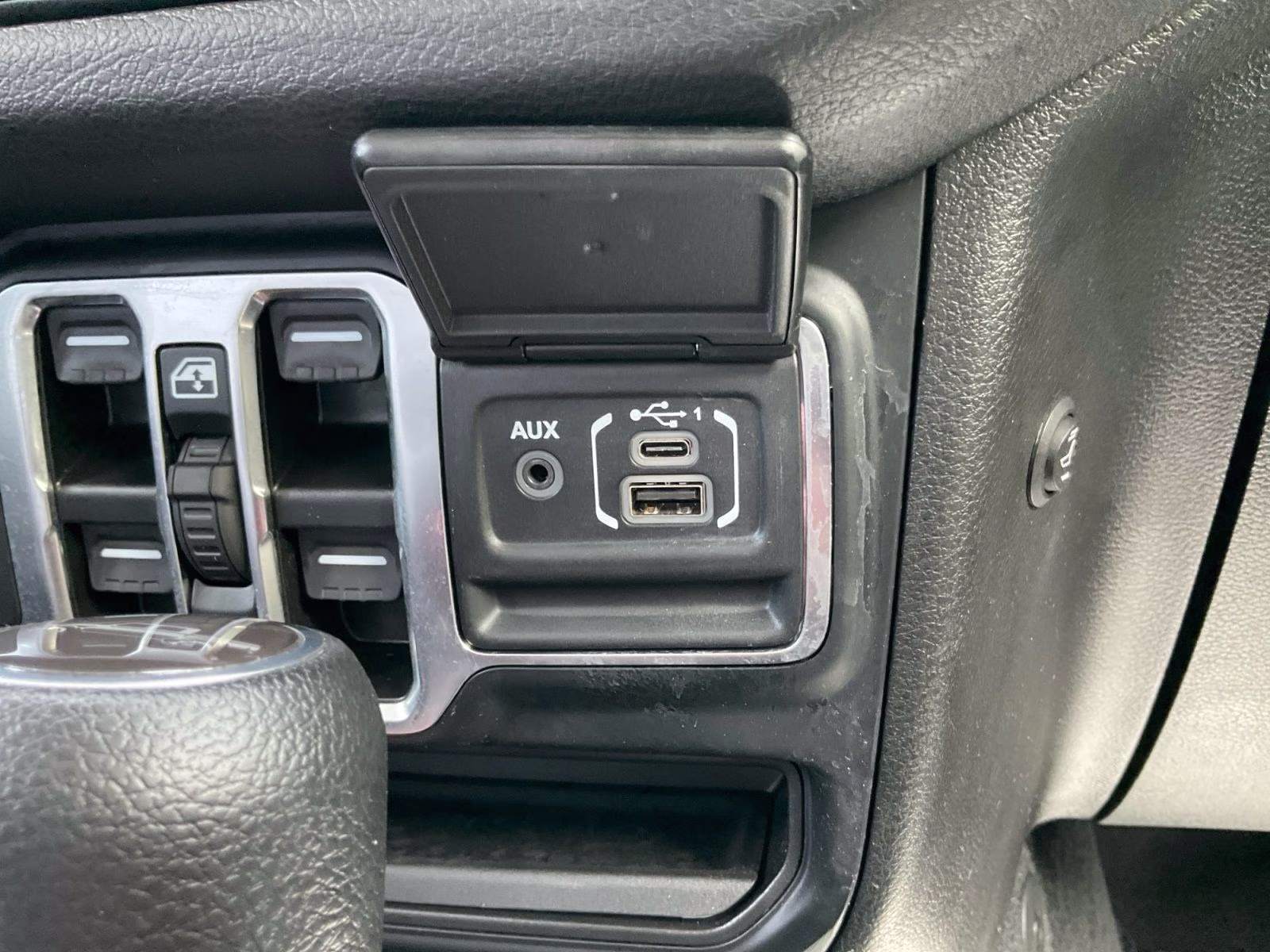 2024 Bright White Clearcoat Jeep Gladiator Nighthawk 4X4 Truck