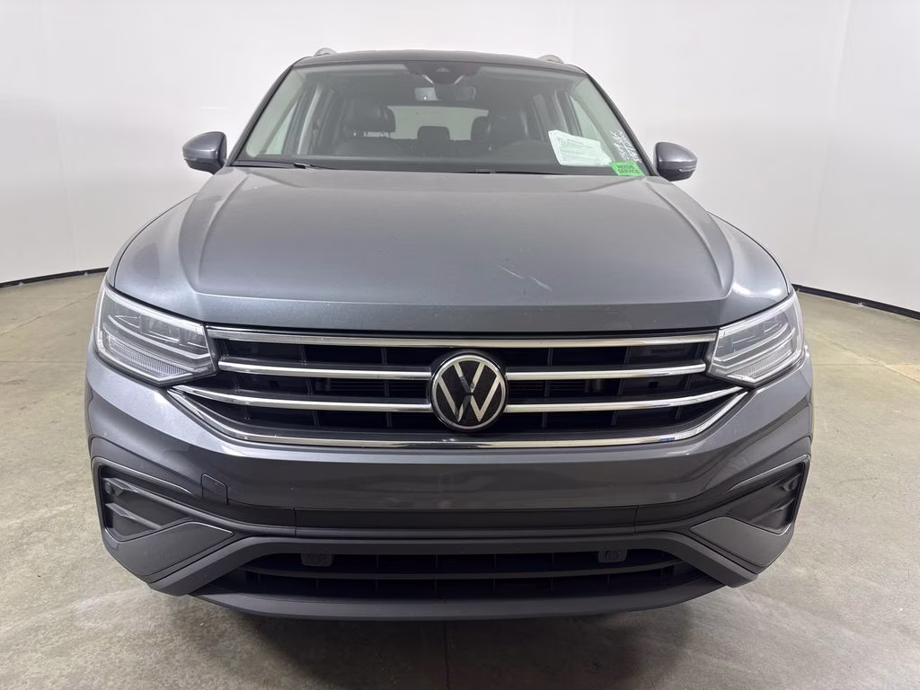 2024 Platinum Gray Metallic Volkswagen Tiguan 2.0T SE FWD SUV