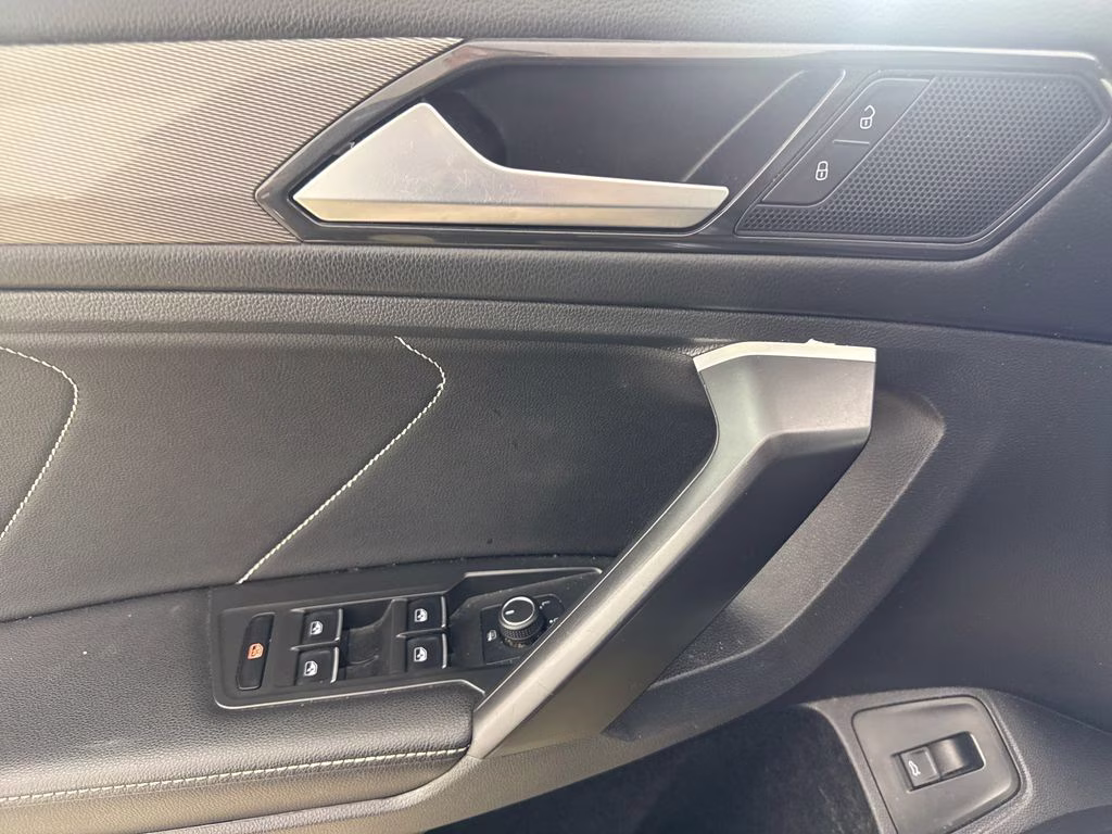 2024 Platinum Gray Metallic Volkswagen Tiguan 2.0T SE FWD SUV