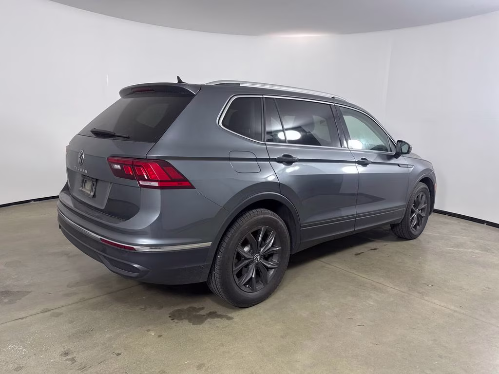 2024 Platinum Gray Metallic Volkswagen Tiguan 2.0T SE FWD SUV