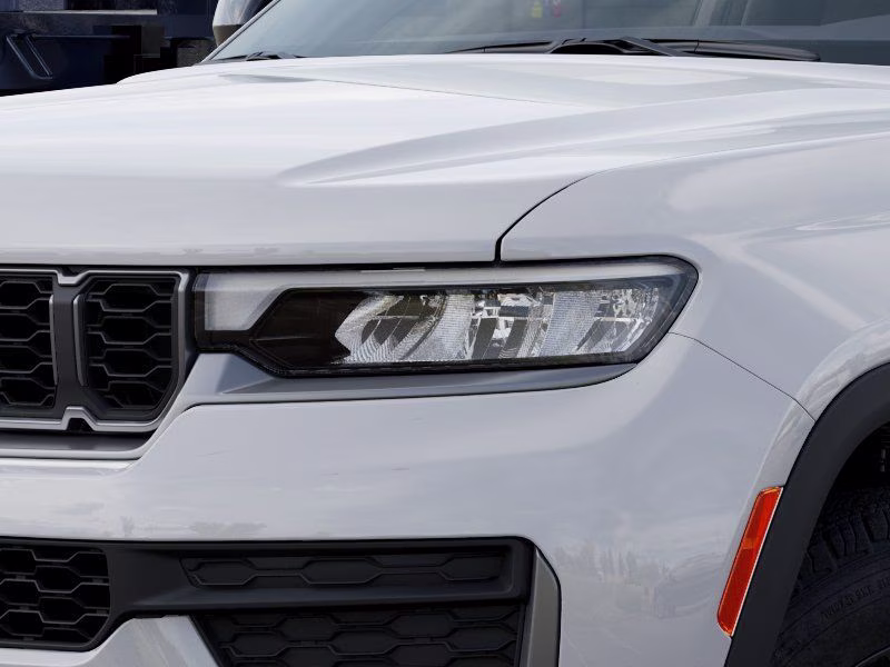 2026 Bright White Clearcoat Jeep Grand Cherokee Laredo Altitude 4X4 SUV