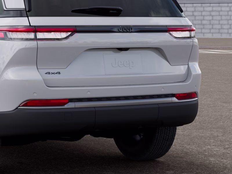 2026 Bright White Clearcoat Jeep Grand Cherokee Laredo Altitude 4X4 SUV