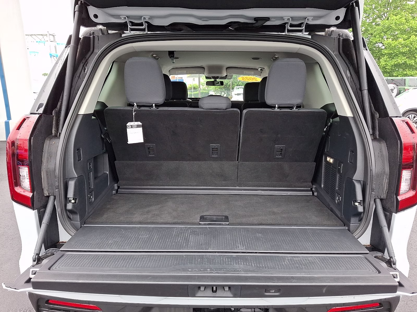 2025 Space Silver Metallic - A3 Ford Expedition Active 4X4