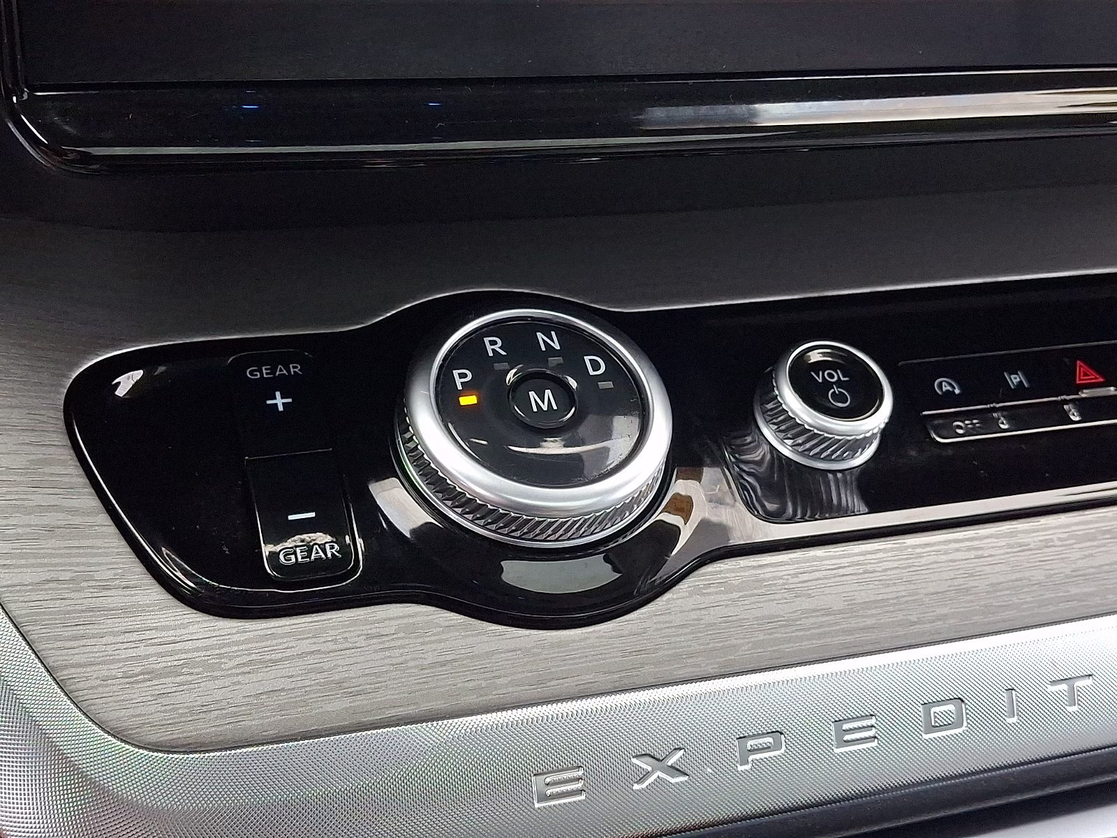 2025 Agate Black Metallic - UM Ford Expedition Platinum 4X4